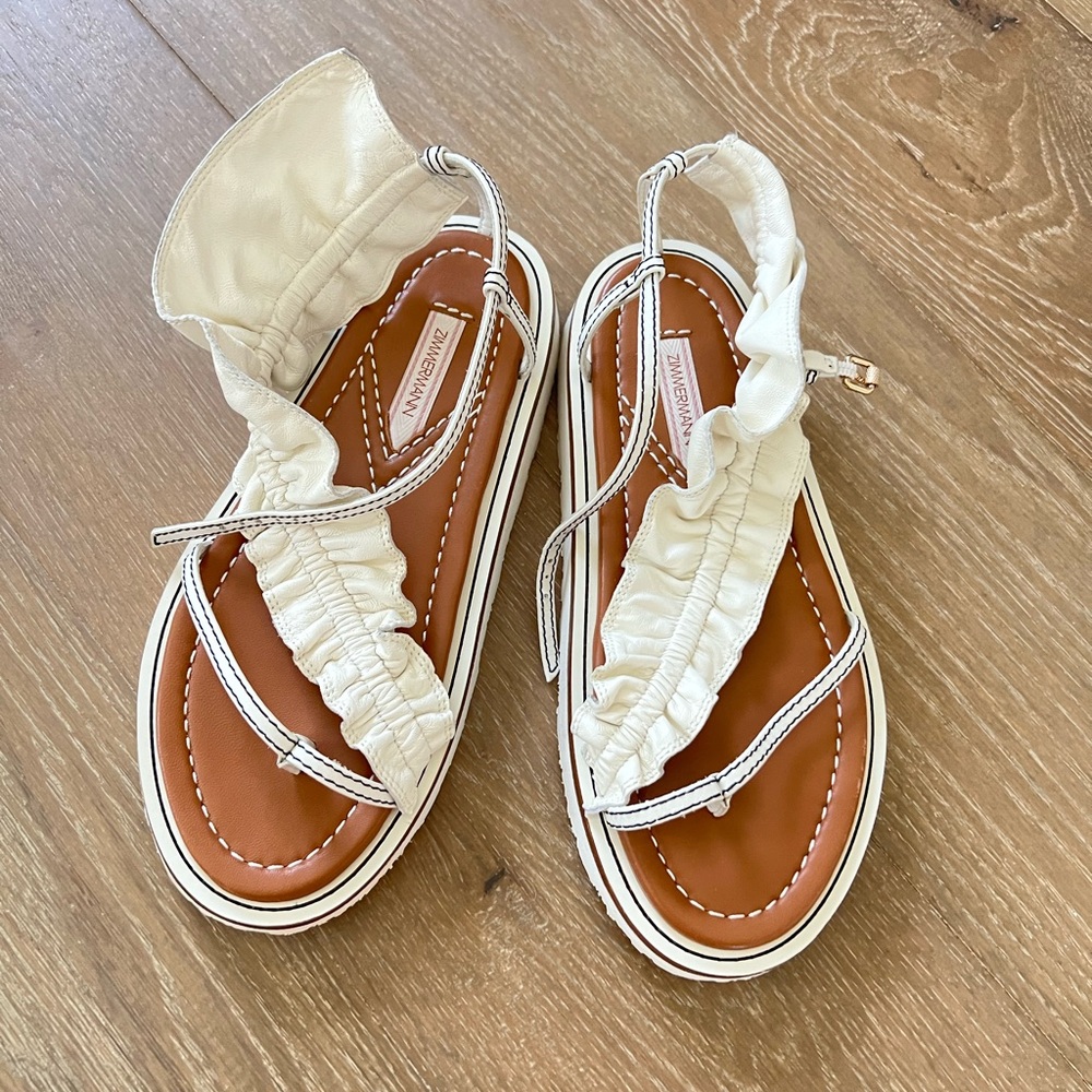 RUFFLED LEATHER SANDALS IN OFF-WHITE
